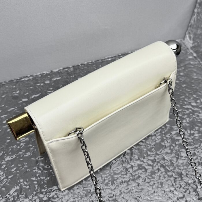 자크뮈스 라 포쉐트 론드 까레 테이크아웃 클러치 화이트 금장 양가죽 레플리카 미러급 SA급 S급 고퀄리티 최상급 하이엔드 가방 [여성] 8