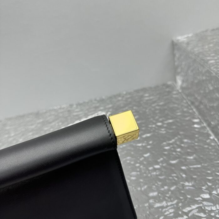 자크뮈스 라 포쉐트 론드 까레 테이크아웃 클러치 블랙 금장 양가죽 레플리카 미러급 SA급 S급 고퀄리티 최상급 하이엔드 가방 [여성] 13