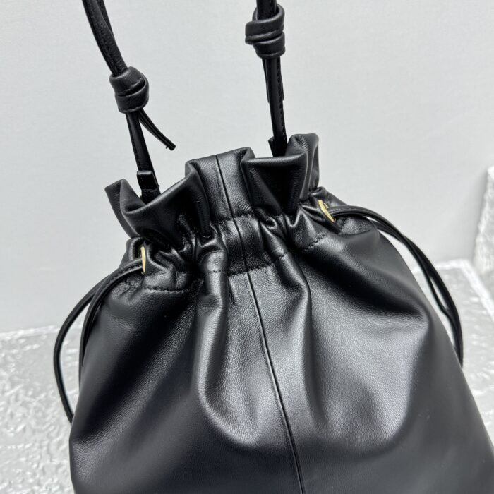 셀린느 크리스탈 파우치 램스킨 블랙 레플리카 미러급 SA급 S급 고퀄리티 최상급 하이엔드 가방 [여성] 9