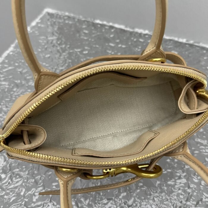 미우미우 아벙츄어 미니 나파 레더 백 베이지 레플리카 미러급 SA급 S급 고퀄리티 최상급 하이엔드 가방 [여성] 4