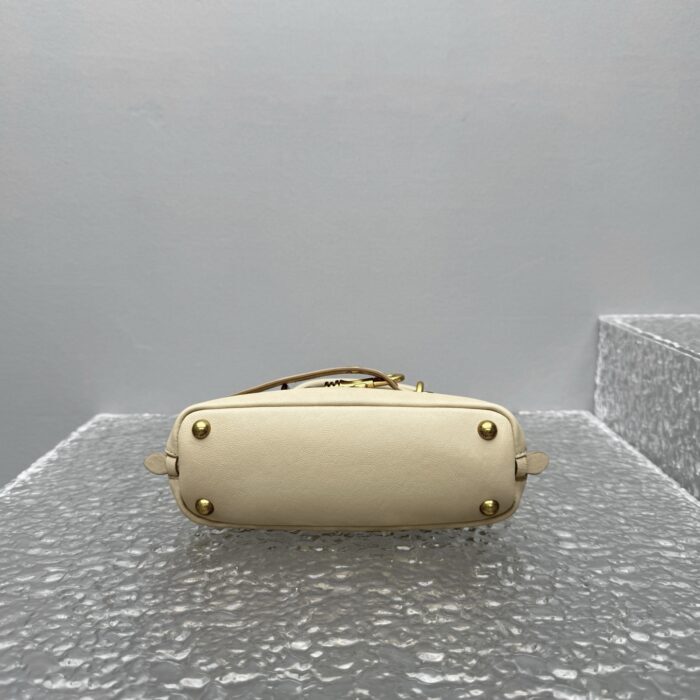 미우미우 아벙츄어 미니 나파 레더 백 베이지 레플리카 미러급 SA급 S급 고퀄리티 최상급 하이엔드 가방 [여성] 7