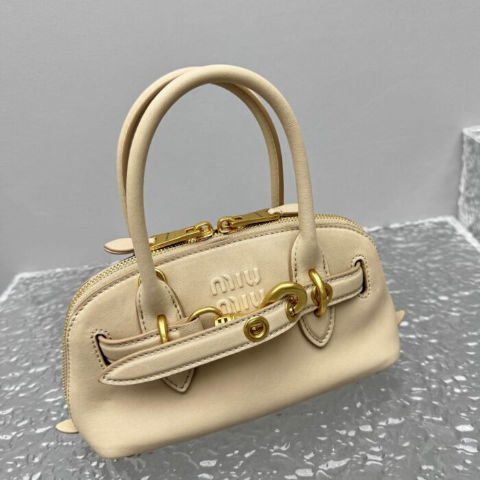 미우미우 아벙츄어 미니 나파 레더 백 베이지 레플리카 미러급 SA급 S급 고퀄리티 최상급 하이엔드 가방 [여성] 5