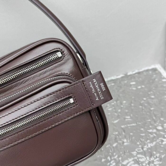 아크네스튜디오 카메로 키트 크로스바디백 초콜릿 브라운 스몰 레플리카 미러급 SA급 S급 고퀄리티 최상급 하이엔드 가방 [여성] 11