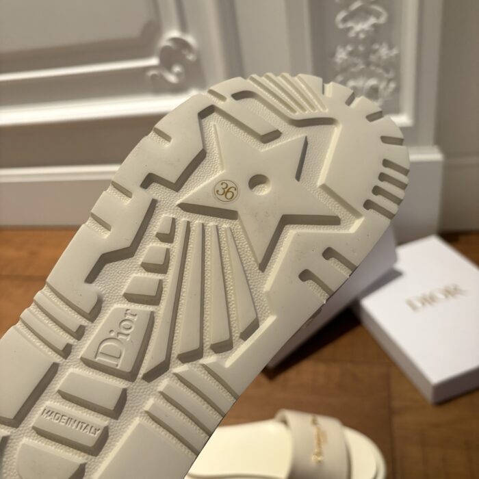 디올 D-Lane 통굽 슬리퍼 화이트 4cm 레플리카 미러급 SA급 S급 고퀄리티 최상급 하이엔드 신발 [여성] 10