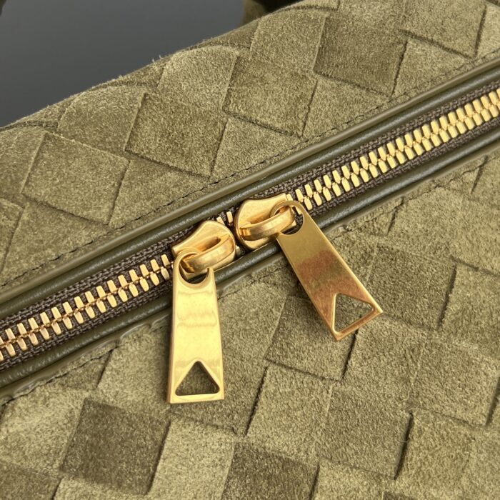 보테가베네타 뱅뱅 배니티 케이스 스웨이드 올리브 789109 레플리카 미러급 SA급 S급 고퀄리티 최상급 하이엔드 가방 [여성] 6