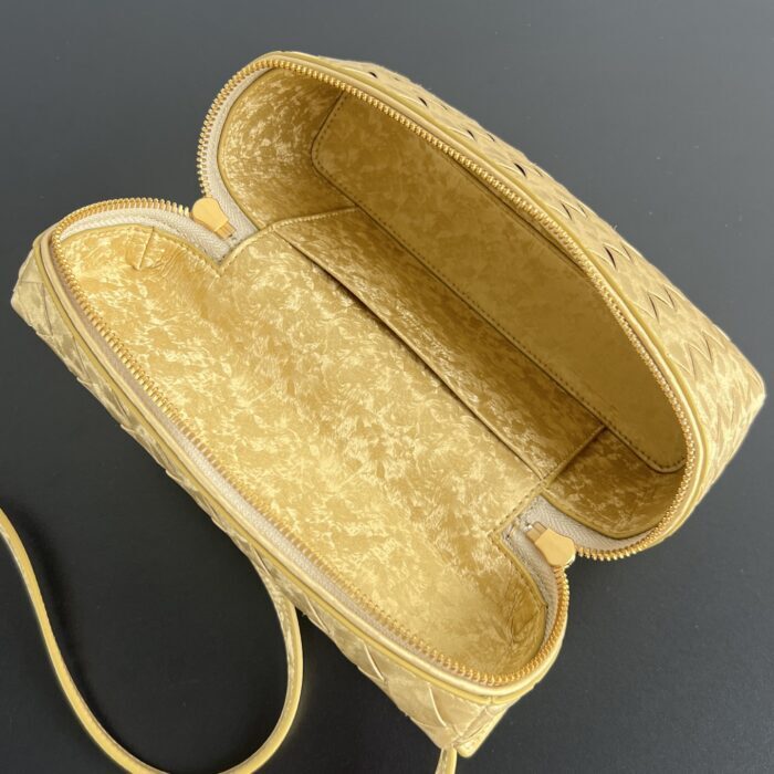 보테가베네타 뱅뱅 배니티 케이스 789109 빈티지 골드 레플리카 미러급 SA급 S급 고퀄리티 최상급 하이엔드 가방 [여성] 3