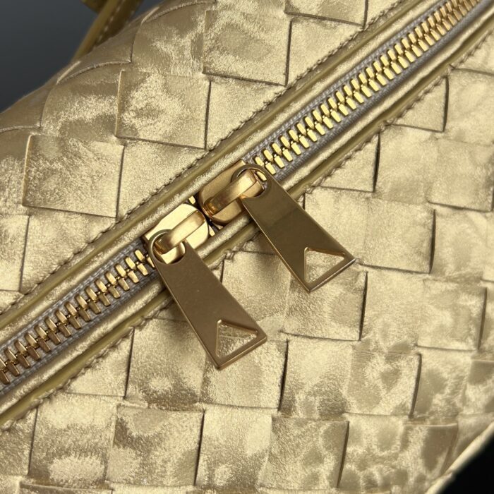 보테가베네타 뱅뱅 배니티 케이스 789109 빈티지 골드 레플리카 미러급 SA급 S급 고퀄리티 최상급 하이엔드 가방 [여성] 7