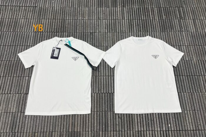 프라다 삼각 로고 프린트 크루넥 반팔티 화이트 레플리카 미러급 SA급 S급 고퀄리티 하이엔드 최상급 의류 [남성여성공용] 3