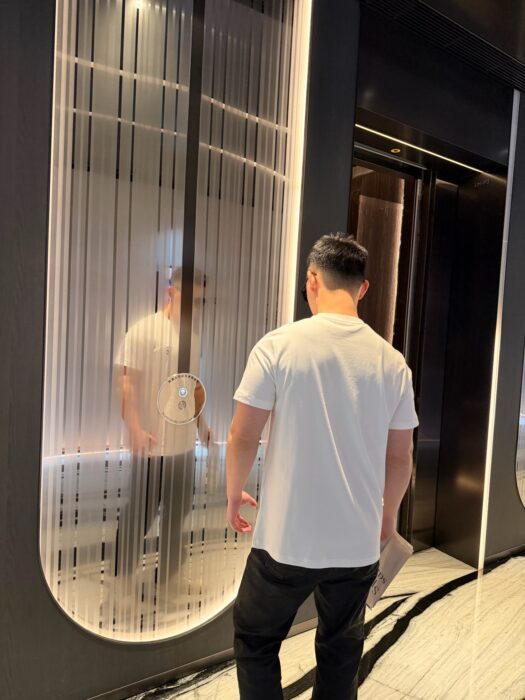 프라다 삼각 로고 프린트 크루넥 반팔티 화이트 레플리카 미러급 SA급 S급 고퀄리티 하이엔드 최상급 의류 [남성여성공용]