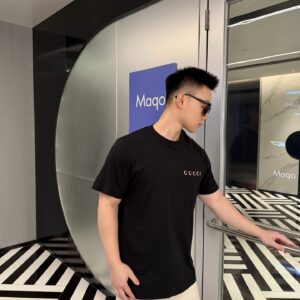 구찌 핑크 모노그램 반팔티 블랙 레플리카 미러급 SA급 S급 고퀄리티 하이엔드 최상급 의류 [남성여성공용]