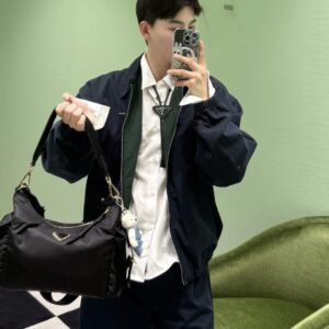 프라다 익스플로어 리나일론 앤 레더 백 블랙 금장 레플리카 미러급 SA급 S급 고퀄리티 최상급 하이엔드 가방 [남성여성공용]