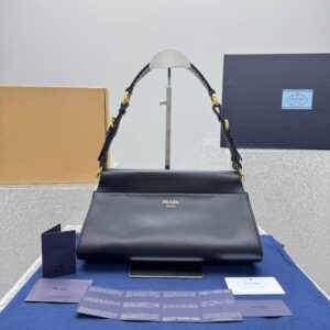 프라다 레더 핸드백 블랙 레플리카 미러급 SA급 S급 고퀄리티 최상급 하이엔드 가방 [여성]