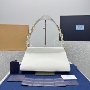 프라다 레더 핸드백 화이트 레플리카 미러급 SA급 S급 고퀄리티 최상급 하이엔드 가방 [여성]