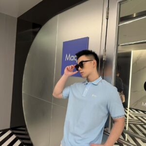 프라다 자수 폴로티 카라티 반팔티 스카이 블루 레플리카 미러급 SA급 S급 고퀄리티 하이엔드 최상급 의류 [남성여성공용]