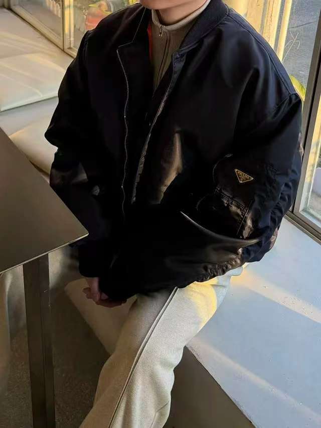 프라다 리나일론 봄버 자켓 블루 P00958165 레플리카 미러급 SA급 S급 고퀄리티 하이엔드 최상급 의류 [남성여성공용] 9