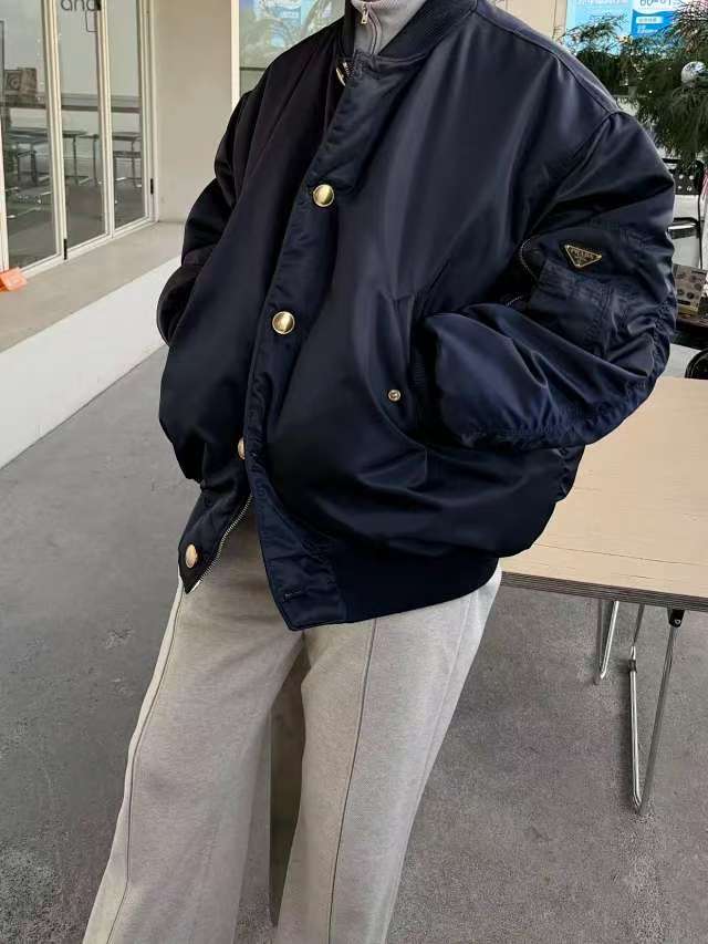 프라다 리나일론 봄버 자켓 블루 P00958165 레플리카 미러급 SA급 S급 고퀄리티 하이엔드 최상급 의류 [남성여성공용] 10