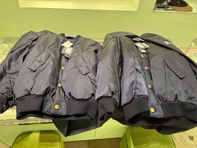 프라다 리나일론 봄버 자켓 블루 P00958165 레플리카 미러급 SA급 S급 고퀄리티 하이엔드 최상급 의류 [남성여성공용] 16