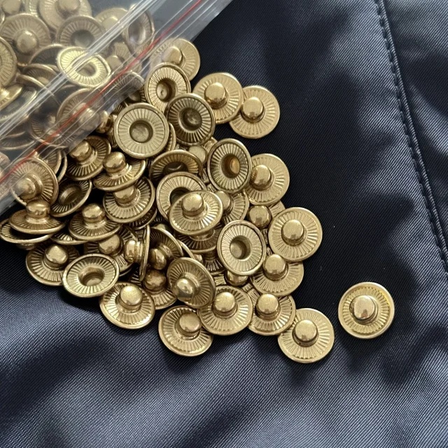 프라다 리나일론 봄버 자켓 블루 P00958165 레플리카 미러급 SA급 S급 고퀄리티 하이엔드 최상급 의류 [남성여성공용] 47