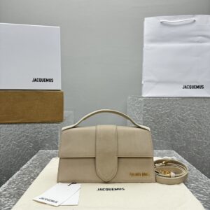 자크뮈스 밤비노 크로스바디 플랩백 베이지 라지 금장 스웨이드 레플리카 미러급 SA급 S급 고퀄리티 최상급 하이엔드 가방 [여성]