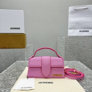 자크뮈스 밤비노 크로스바디 플랩백 핑크 스몰 금장 레더 레플리카 미러급 SA급 S급 고퀄리티 최상급 하이엔드 가방 [여성]