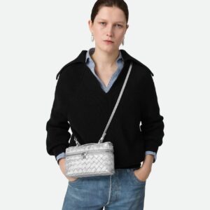 보테가베네타 뱅뱅 배니티 케이스 789109 빈티지 실버 레플리카 미러급 SA급 S급 고퀄리티 최상급 하이엔드 가방 [여성]