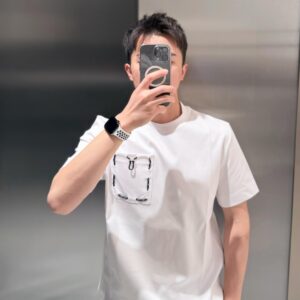 펜디 포켓 선 디자인 순색 반팔티 화이트 레플리카 미러급 SA급 S급 고퀄리티 하이엔드 최상급 의류 [남성여성공용]