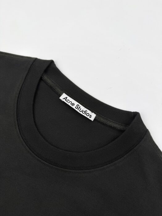 아크네스튜디오 블루 그라데이션 홀로그램 로고 반팔티 블랙 레플리카 미러급 SA급 S급 고퀄리티 하이엔드 최상급 의류 [남성여성공용] 5