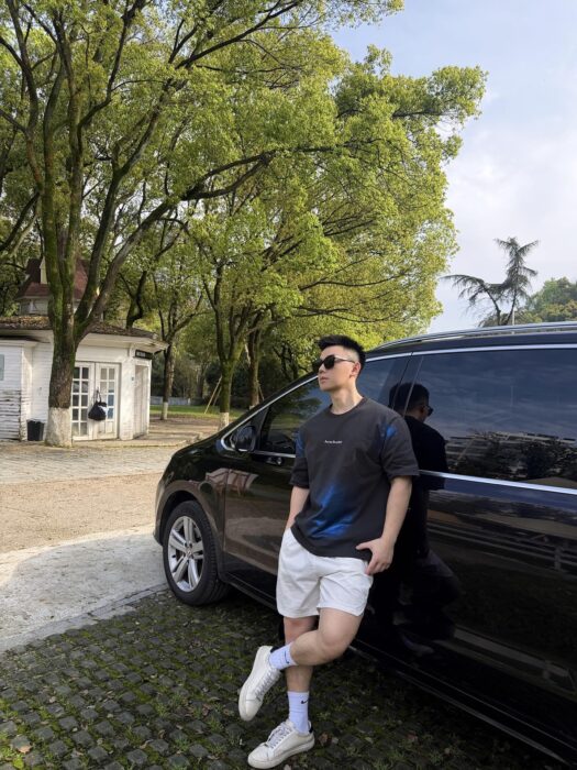 아크네스튜디오 블루 그라데이션 홀로그램 로고 반팔티 블랙 레플리카 미러급 SA급 S급 고퀄리티 하이엔드 최상급 의류 [남성여성공용]