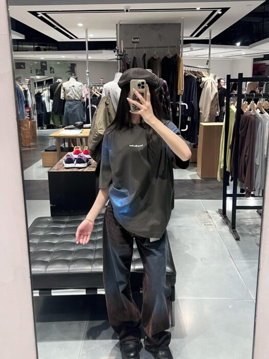 아크네스튜디오 블루 그라데이션 홀로그램 로고 반팔티 블랙 레플리카 미러급 SA급 S급 고퀄리티 하이엔드 최상급 의류 [남성여성공용] 2