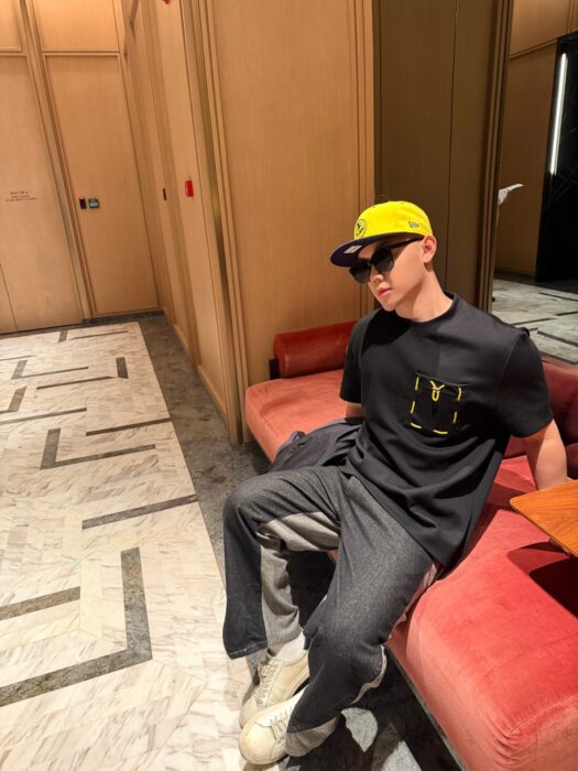 펜디 포켓 선 디자인 순색 반팔티 블랙 레플리카 미러급 SA급 S급 고퀄리티 하이엔드 최상급 의류 [남성여성공용] 2