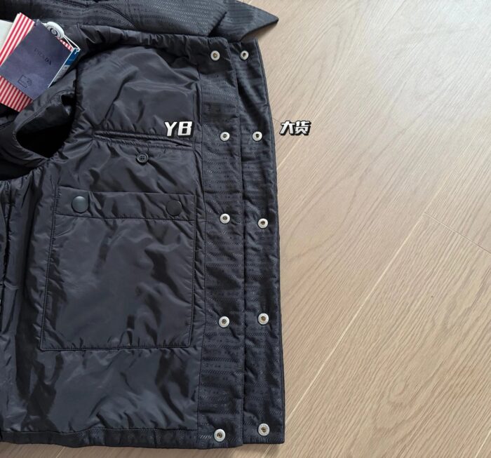 프라다 패딩 리나일론 베스트 블랙 조끼 레플리카 미러급 SA급 S급 고퀄리티 하이엔드 최상급 의류 [남성여성공용] 5