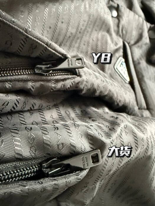 프라다 패딩 리나일론 베스트 블랙 조끼 레플리카 미러급 SA급 S급 고퀄리티 하이엔드 최상급 의류 [남성여성공용] 8