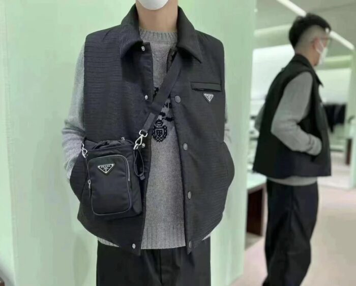 프라다 패딩 리나일론 베스트 블랙 조끼 레플리카 미러급 SA급 S급 고퀄리티 하이엔드 최상급 의류 [남성여성공용] 14