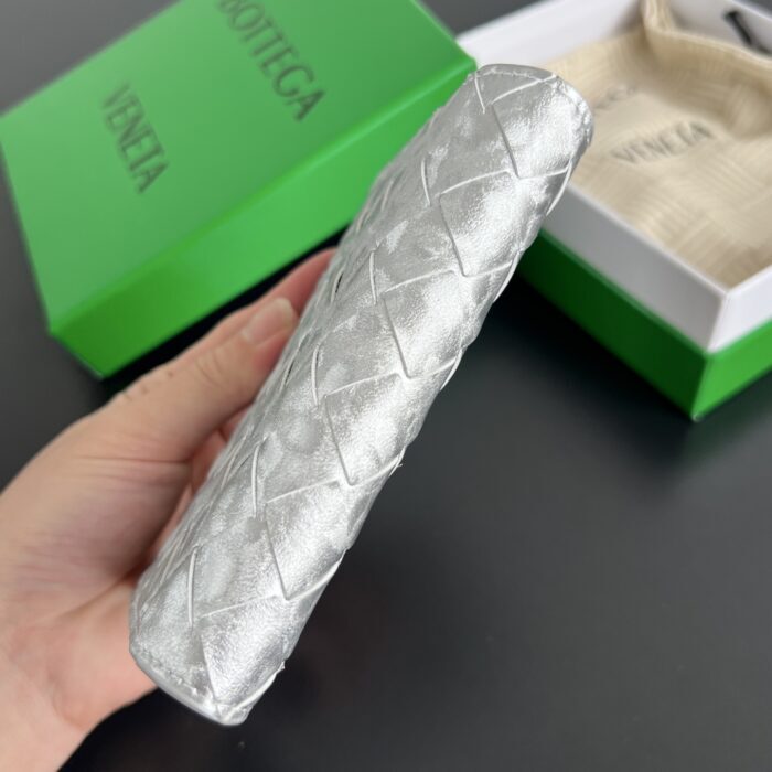보테가베네타 인트레치아토 패스포트 케이스 여권지갑 749954 빈티지 실버 레플리카 미러급 SA급 S급 고퀄리티 최상급 하이엔드 지갑 [남성여성공용] 3