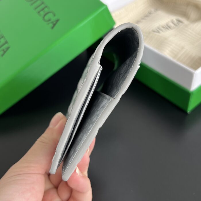 보테가베네타 인트레치아토 패스포트 케이스 여권지갑 749954 빈티지 실버 레플리카 미러급 SA급 S급 고퀄리티 최상급 하이엔드 지갑 [남성여성공용] 5
