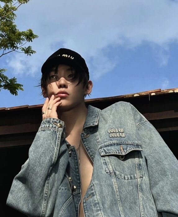 미우미우 블루종 데님 자켓 라이트 블루 레플리카 미러급 SA급 S급 고퀄리티 하이엔드 최상급 의류 [남성여성공용] 4