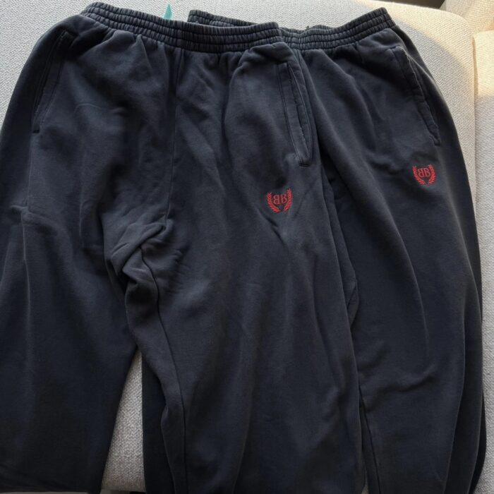 발렌시아가 로렐 클래식 배기 스웨트팬츠 페이디드 블랙 레플리카 미러급 SA급 S급 고퀄리티 하이엔드 최상급 의류 [남성여성공용]