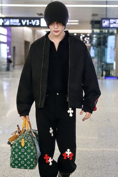 크롬하츠 레드 화이트 십자가 청바지 블랙 레플리카 미러급 SA급 S급 고퀄리티 하이엔드 최상급 의류 [남성여성공용]