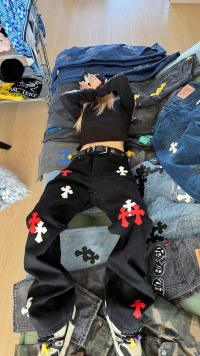 크롬하츠 레드 화이트 십자가 청바지 블랙 레플리카 미러급 SA급 S급 고퀄리티 하이엔드 최상급 의류 [남성여성공용] 2