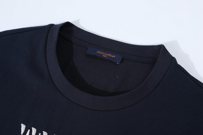루이비통 구슬 모노그램 자수 반팔티 블랙 레플리카 미러급 SA급 S급 고퀄리티 하이엔드 최상급 의류 [남성여성공용] 9
