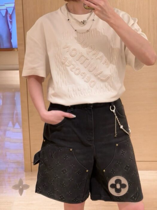 루이비통 구슬 모노그램 자수 반팔티 화이트 레플리카 미러급 SA급 S급 고퀄리티 하이엔드 최상급 의류 [남성여성공용] 2