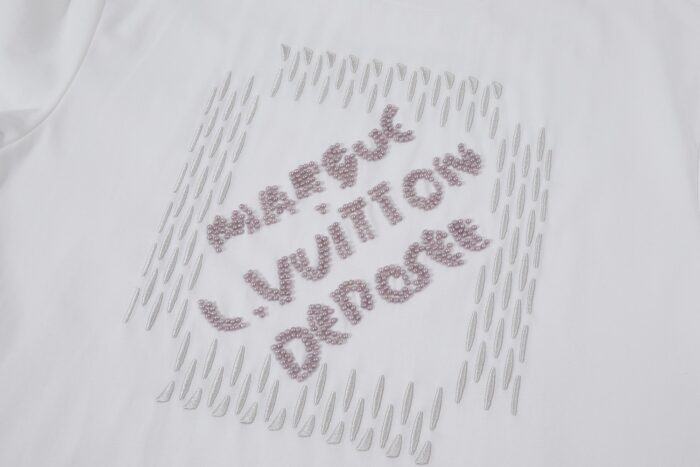루이비통 구슬 모노그램 자수 반팔티 화이트 레플리카 미러급 SA급 S급 고퀄리티 하이엔드 최상급 의류 [남성여성공용] 10