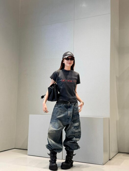 발렌시아가 빈티지 모노그램 패치 미니멀 배기 청바지 레플리카 미러급 SA급 S급 고퀄리티 하이엔드 최상급 의류 [남성여성공용] 2