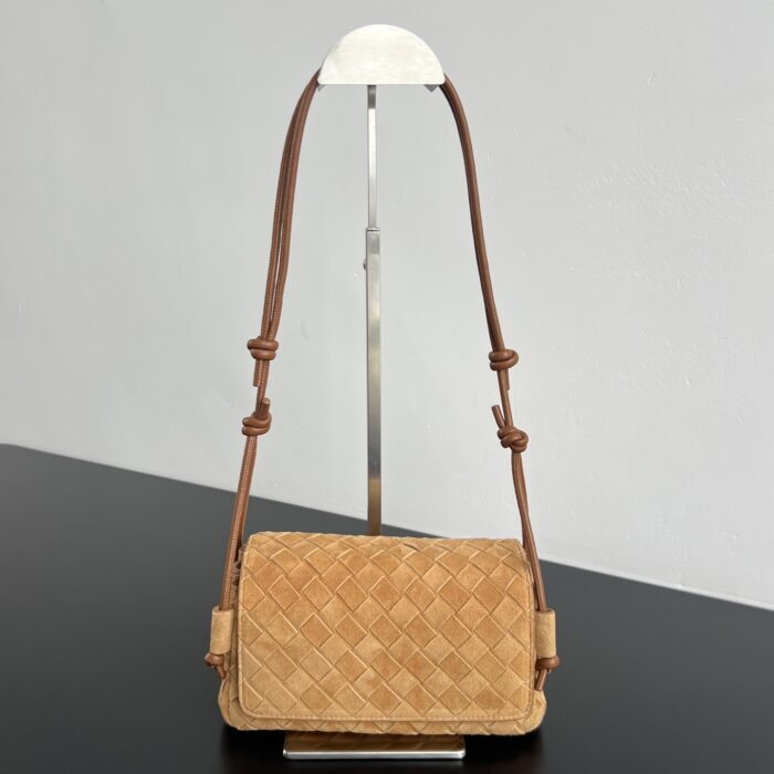 보테가베네타 노뚜르노 843893 스웨이드 브라운 레플리카 미러급 SA급 S급 고퀄리티 최상급 하이엔드 가방 [남성여성공용]