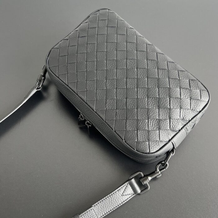 보테가베네타 스몰 인트레치아토 카메라 백 755923 블랙 잔짜임 스트랩 레플리카 미러급 SA급 S급 고퀄리티 최상급 하이엔드 가방 [남성여성공용] 6