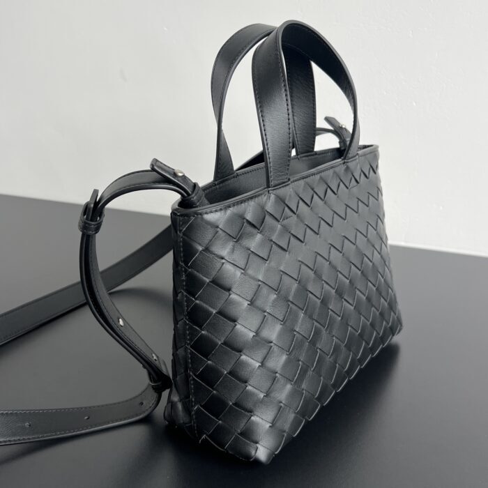 보테가베네타 미니 인트레치아토 지퍼 토트 백 855504 블랙 레플리카 미러급 SA급 S급 고퀄리티 최상급 하이엔드 가방 [남성여성공용] 4