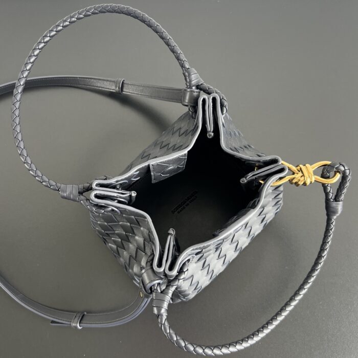 보테가베네타 스몰 파라슈트 796569 네이비 블랙 레플리카 미러급 SA급 S급 고퀄리티 최상급 하이엔드 가방 [여성] 3