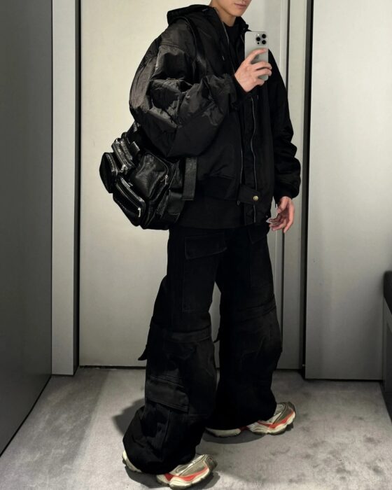 발렌시아가 플레어드 카고 팬츠 블랙 탈부착 팬츠 레플리카 미러급 SA급 S급 고퀄리티 하이엔드 최상급 의류 [남성여성공용] 8