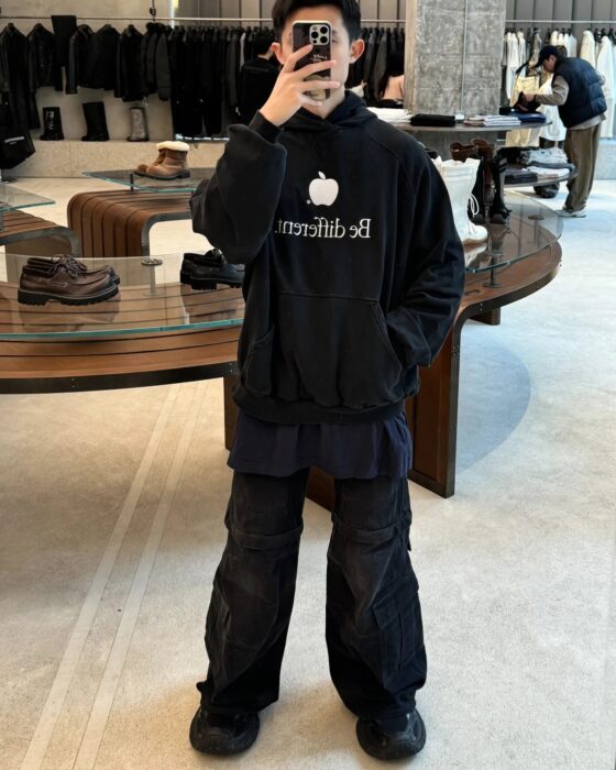 발렌시아가 플레어드 카고 팬츠 블랙 탈부착 팬츠 레플리카 미러급 SA급 S급 고퀄리티 하이엔드 최상급 의류 [남성여성공용] 19