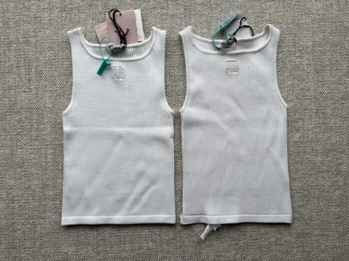 미우미우 자수 양털 민소매 나시 레플리카 미러급 SA급 S급 고퀄리티 하이엔드 최상급 의류 [여성] 4